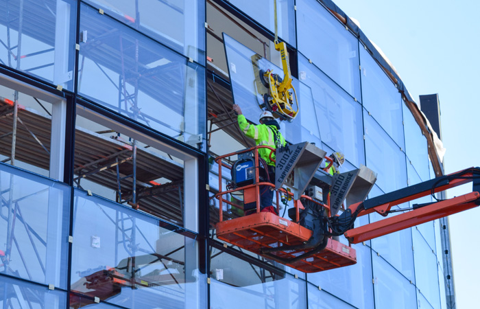 High-rise glass and aluminium installation